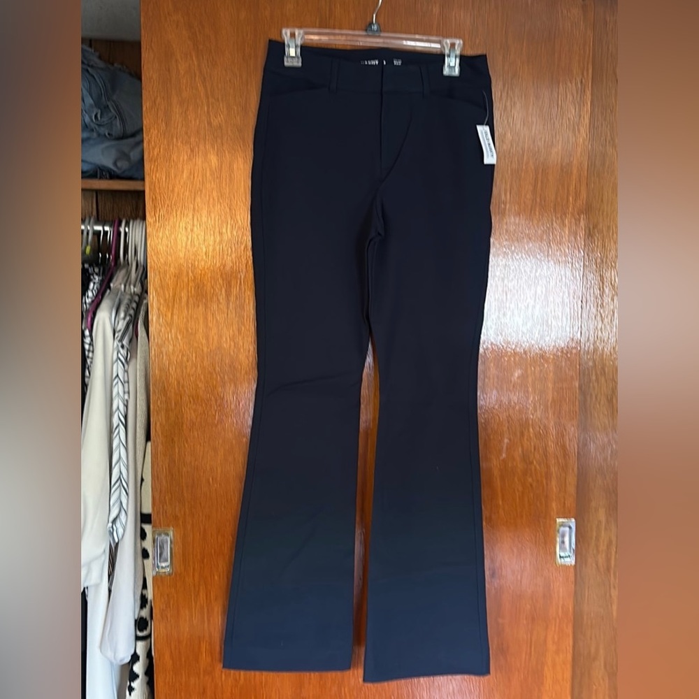 Old Navy dress pants. NWT. Size 8. Pixie high rise style. Navy in color.